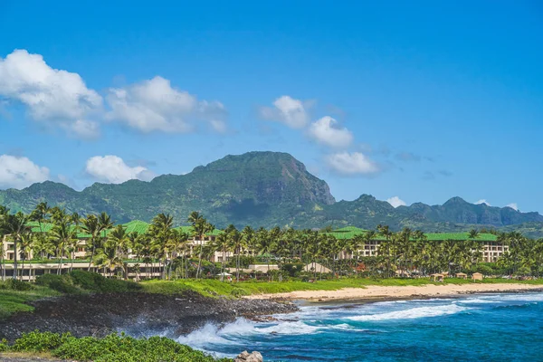 Playa del naufragio vista desde el punto de Poipu en la isla de Hawaii — Foto de Stock