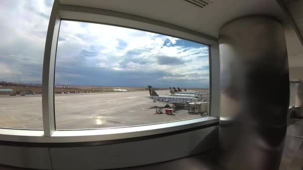 Airport Terminal window moving walkway, view of tarmac day — Stock Video