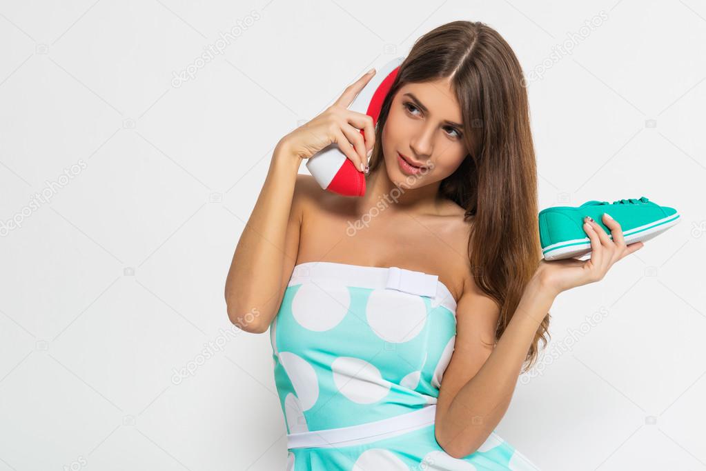 girl talking on the phone simulate