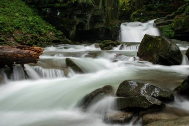 Beskydy 'de saten şelale