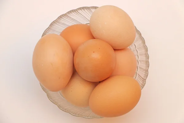 Ovos de Páscoa em um vaso de vidro . — Fotografia de Stock