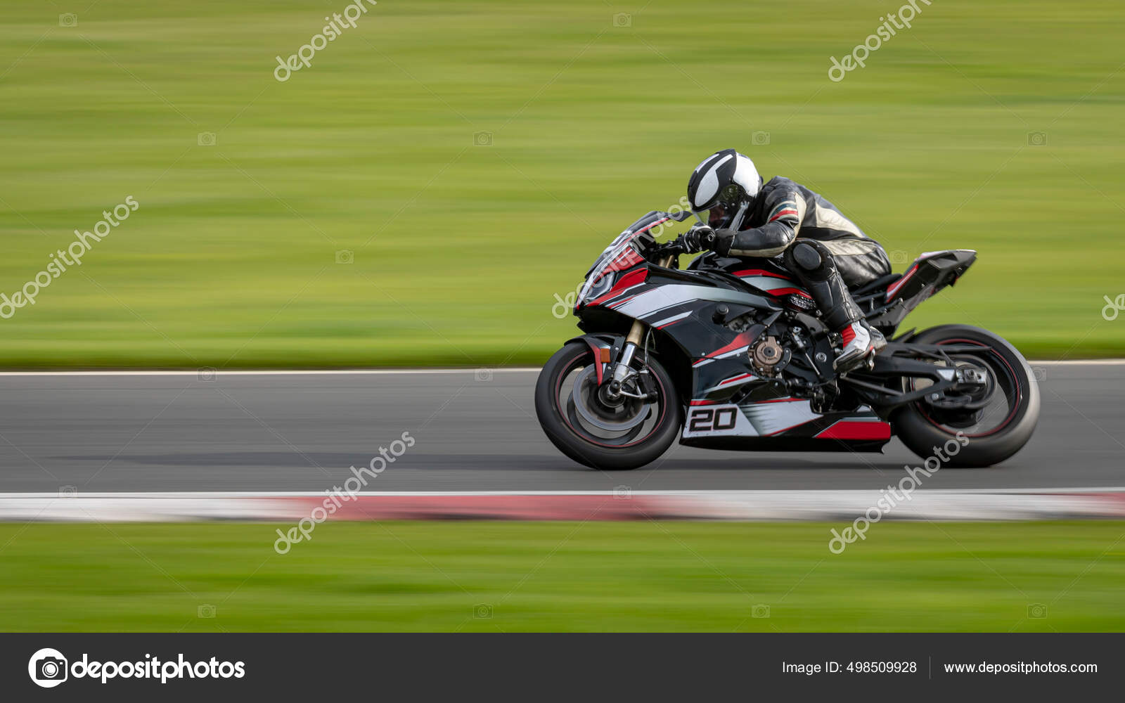 Moto Rápida Na Pista De Corrida Diversão Foto de Stock - Imagem de