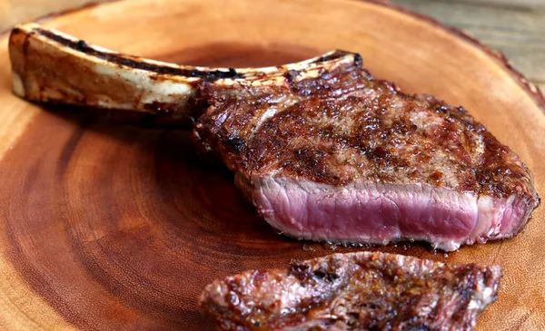 Prima Costilla Filete Costilla Rara Con Hueso Parrilla Barbacoa Sobre —  Fotos de Stock