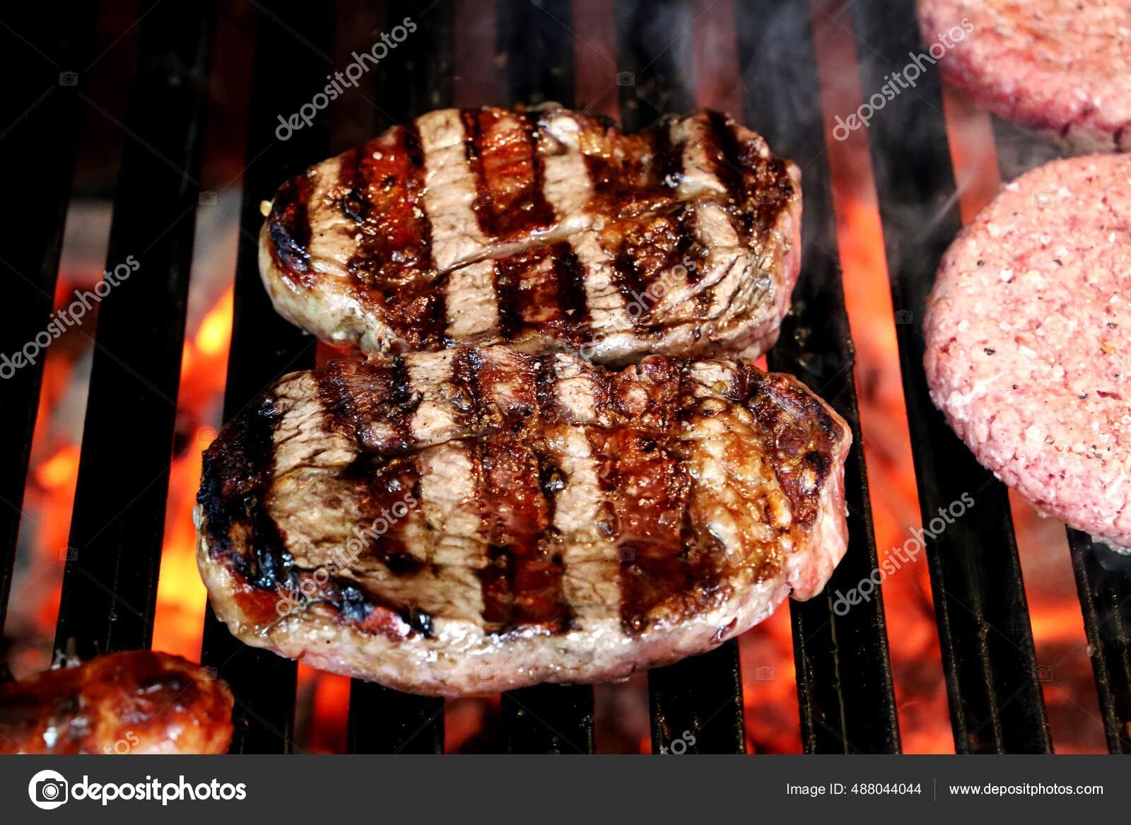 Ancho Filete Carne Con Marcas Parrilla Una Barbacoa Brasileña — Foto de  stock #488044044 © PedroTruffi, image size:1600x1167