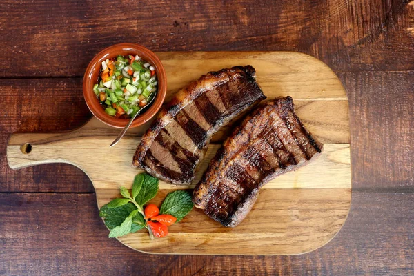 Picanha Filete Brasileño Parrilla Barbacoa Dos Rebanadas Picanha Con Salsa — Foto de Stock