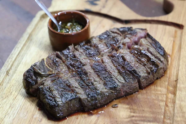 Korte Rib Rib Premium Biefstuk Gegrild Argentijnse Parrilla Met Grillsporen — Stockfoto