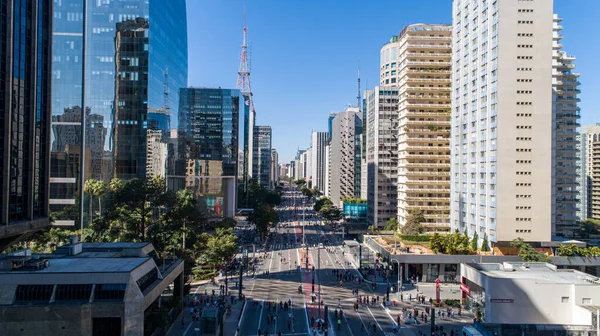 공중에서 Paulista Sao Paulo 수도의 거리이다 일요일에 사람들 거리를 — 스톡 사진