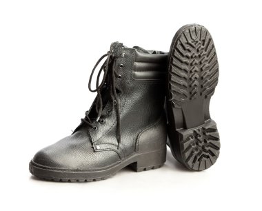 Siyah ayak bileği bot üzerinde beyaz izole