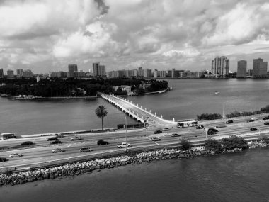 Miami Sahili Sahil Liman Bölgesi, yolcu gemisinin güvertesinden başlayarak Florida, ABD, siyah ve beyaz, klasik tarzda