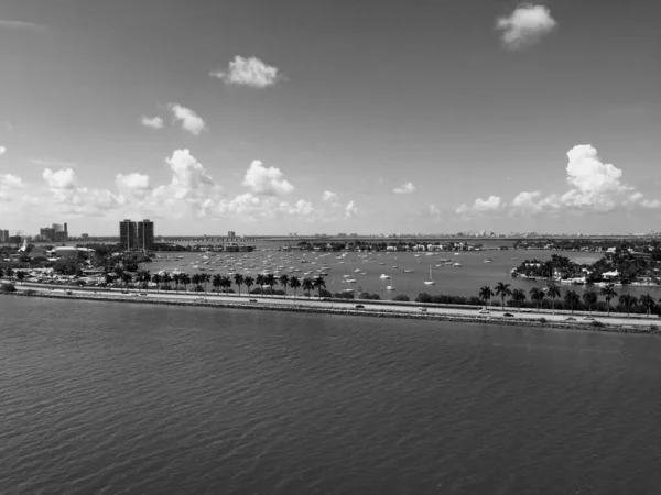 迈阿密海滩下城沿海港口区从游轮甲板出发出发旅行 佛罗里达 老式风格 — 图库照片