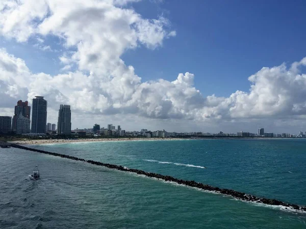 Miami Beach Centrum Kust Hamn Zon Från Däck Kryssningsfartyget Börjar — Stockfoto