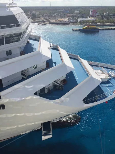 Prachtig Uitzicht Een Cruiseschip Bij Passagiershaven Cozumel Mexico — Stockfoto