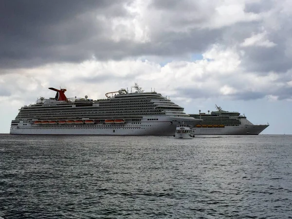 Carnival Cruise Ship Image Cloudy Blue Sky Harbour Pier Georgetown — Stock Photo, Image