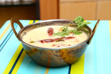 Hint usulü kaşi ya da köri.