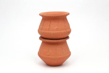 El yapımı terracotta bardağı veya kulhad.