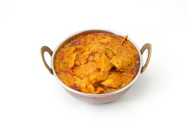 Hint usulü peynir, vejetaryen peyniri ve kruvasan tabağı. Kadai Paneer - Geleneksel Hint yemekleri