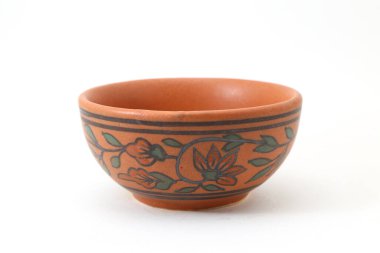 El yapımı kil veya seramik kase