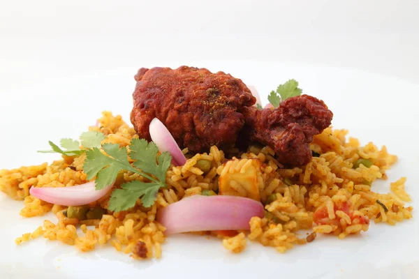 Hindistan 'dan koyun eti ya da tavuk Gosht Biryani. Tavuklu pilav.