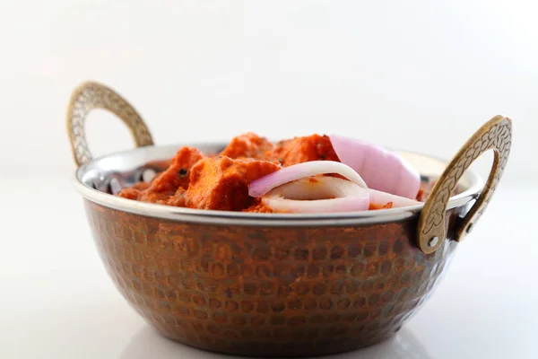 Indiase Stijl Eten Indian Curry Een Koperen Messing Schaal — Stockfoto