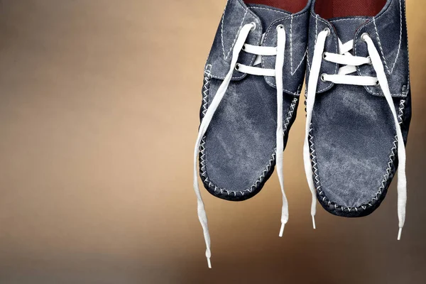 Lage Verzadiging Beeld Van Blauwe Man Casual Schoenen — Stockfoto