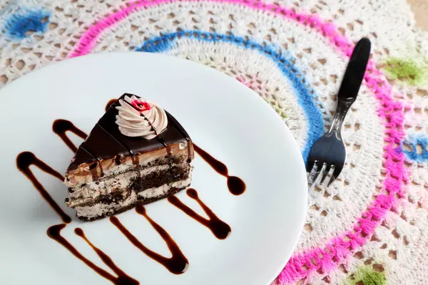 Süßer Hausgemachter Kuchen Aus Dunkler Schokolade — Stockfoto