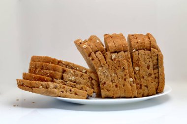 Masada taze ekmek var.