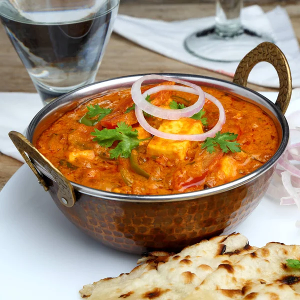 Indiai Ételek Vagy Indiai Curry Rézfúvós Tálban — Stock Fotó