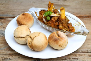 Hint usulü et yemeği veya koyun eti körisi.