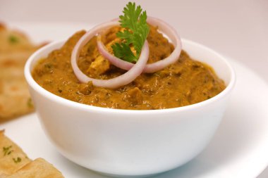 Hint yemeği ya da Hint körisi ve ekmeği