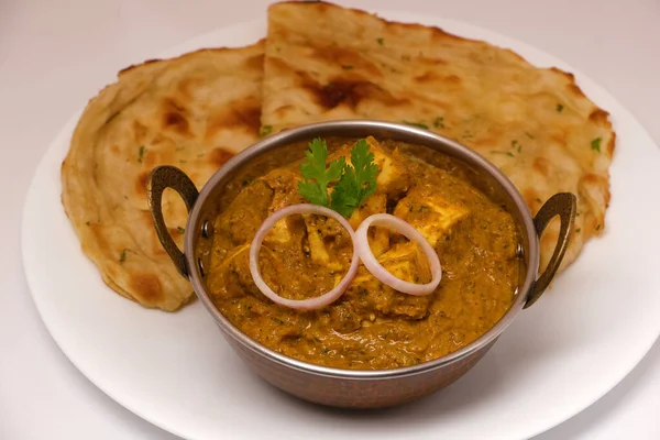 印度食品或印度咖哩和面包 — 图库照片