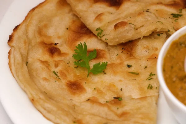 Ev yapımı Hint ekmeği, kepekli mısır ekmeği.