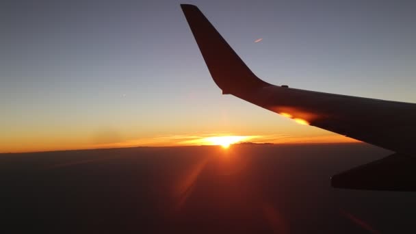 Vliegtuig Venster Uitzicht Bij Zonsondergang Zonsopgang — Stockvideo