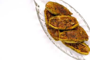 Doldurulmuş acı kabak ya da acı kavun tabağı