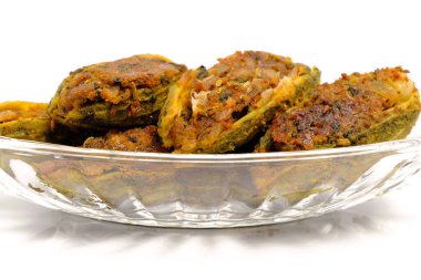 Doldurulmuş acı kabak ya da acı kavun tabağı