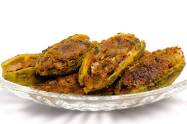 Doldurulmuş acı kabak ya da acı kavun tabağı