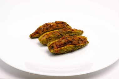 Doldurulmuş acı kabak ya da acı kavun tabağı