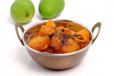 Hint ya da Rajasthani usulü yeşil mango körisi.