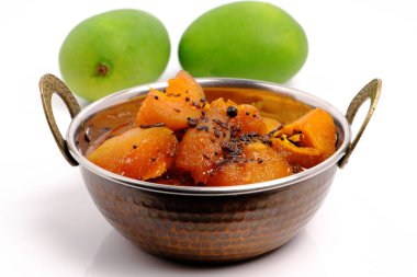 Hint ya da Rajasthani usulü yeşil mango körisi.