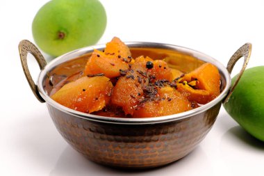 Hint ya da Rajasthani usulü yeşil mango körisi.