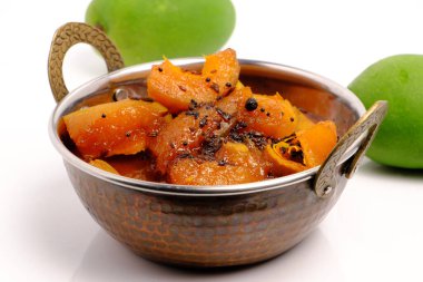 Hint ya da Rajasthani usulü yeşil mango körisi.