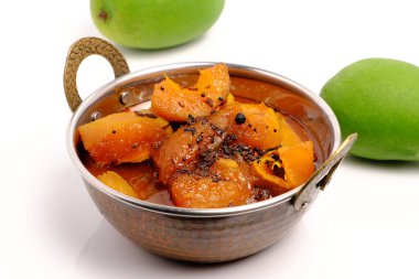 Hint ya da Rajasthani usulü yeşil mango körisi.