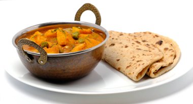 Hint usulü süzme peynir ya da roti peynirli köri.