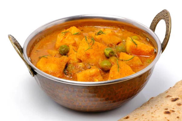 Hint usulü süzme peynir ya da roti peynirli köri.