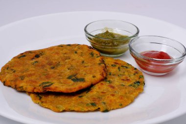 Hindistan düz ekmek thepla veya paratha çeşitliliği