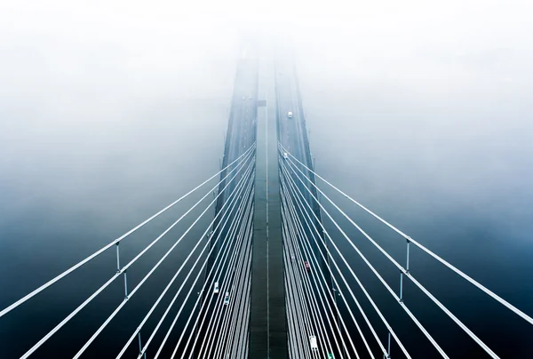 Brug in de mist — Stockfoto