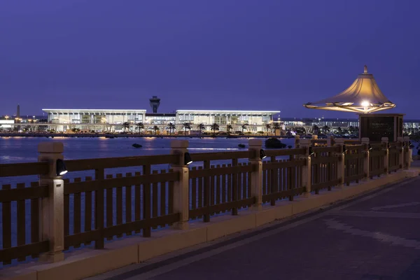 Muharraq Muharraq Reino Bahréin Junio 2021 Vista Nocturna Del Aeropuerto —  Fotos de Stock