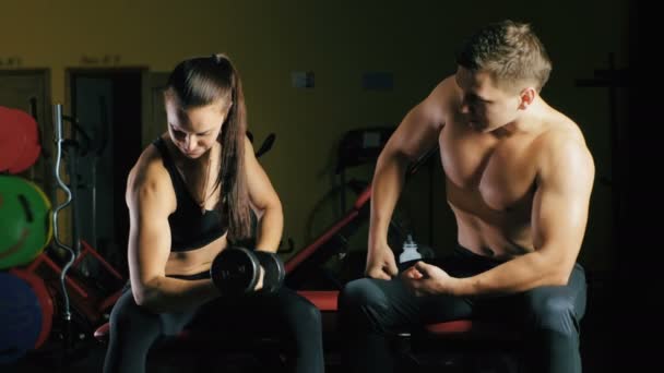 Strength training in the gym. — Stock Video