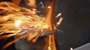 Metal ürünler ve keskinleştirme.