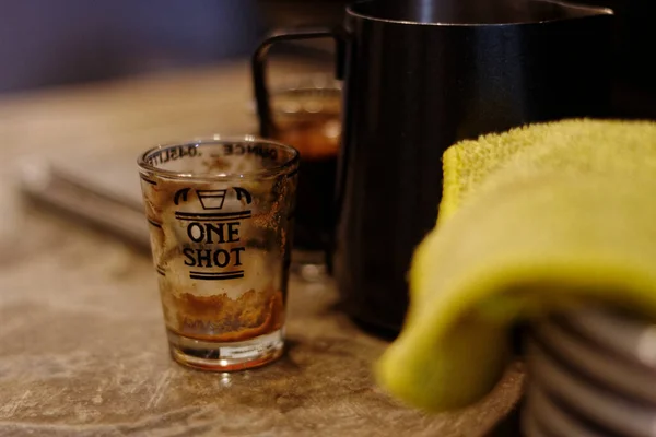 Son zamanlarda cappuccino, latte ve americano karışımında espresso kullanıldı..