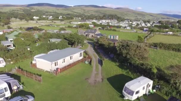 Tento Krátký Letecký Snímek Přeletí Přes Tábořiště Farmu Talybontu Severním — Stock video